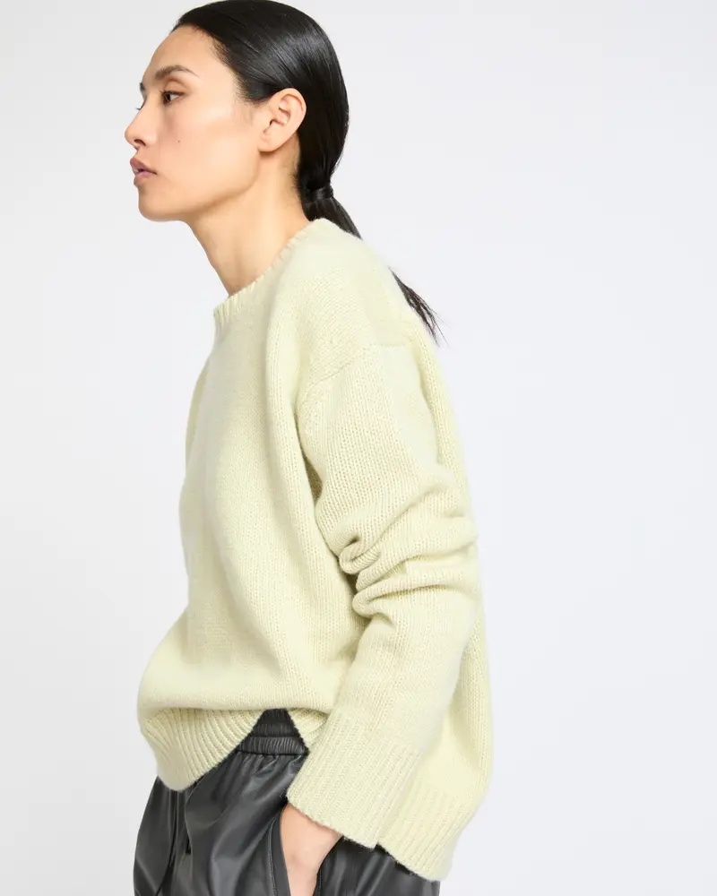 100% cashmere knit crew neck sweater