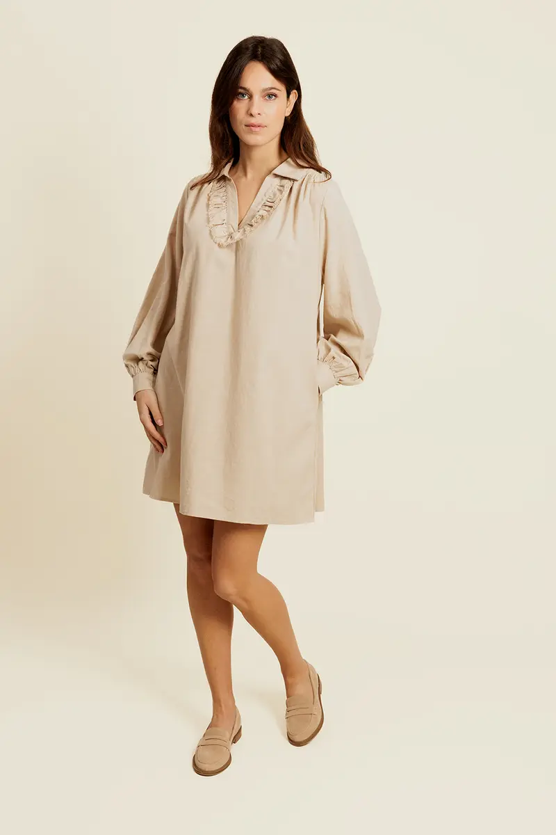 ALIZÉE - Robe courte beige unie à volants