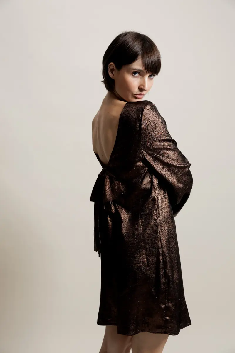 BÉLINE - Robe dos nu en V avec nœud marron
