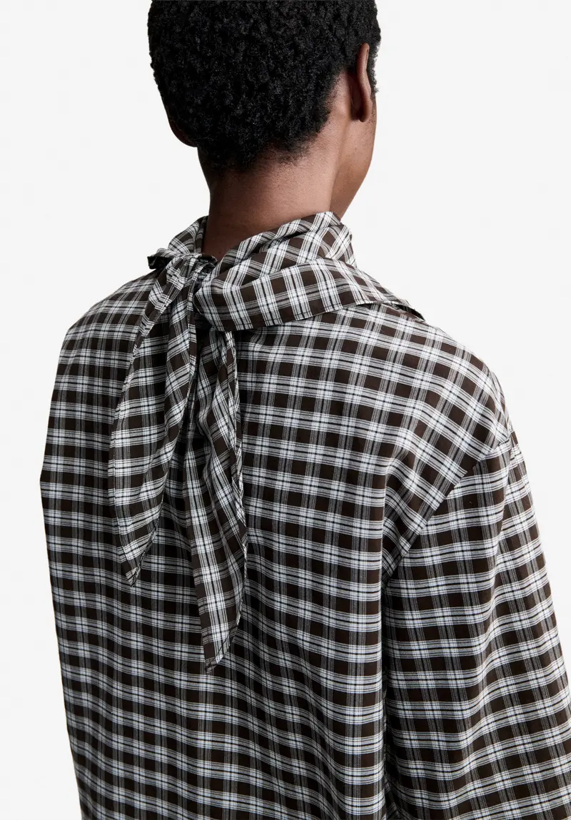Bluse mit Schluppenkragen