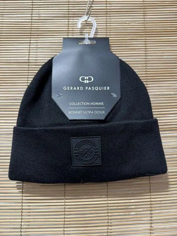 Bonnet homme MANOUKIAN ou GERARD PASQUIER
