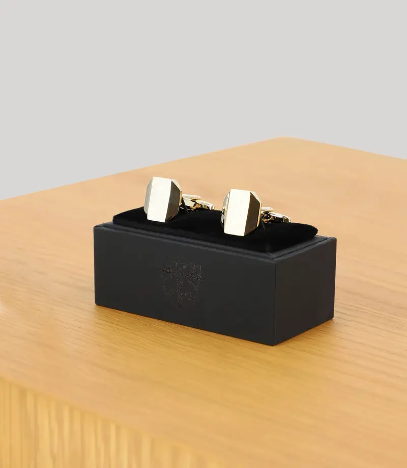 Boutons de manchette or