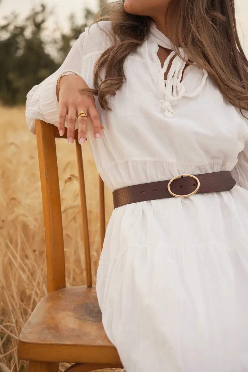Ceinture Angèle – cuir marron foncé, boucle ovale dorée