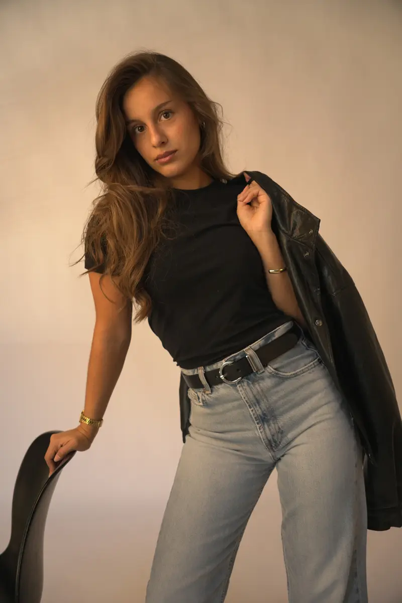 Ceinture Céléna – cuir noir, boucle ronde et passant argentés