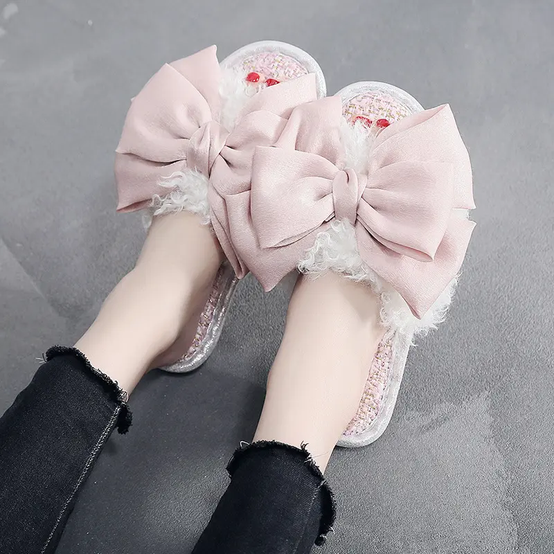 Chaussons à grand nœud et texture bouclée, du 35 au 40