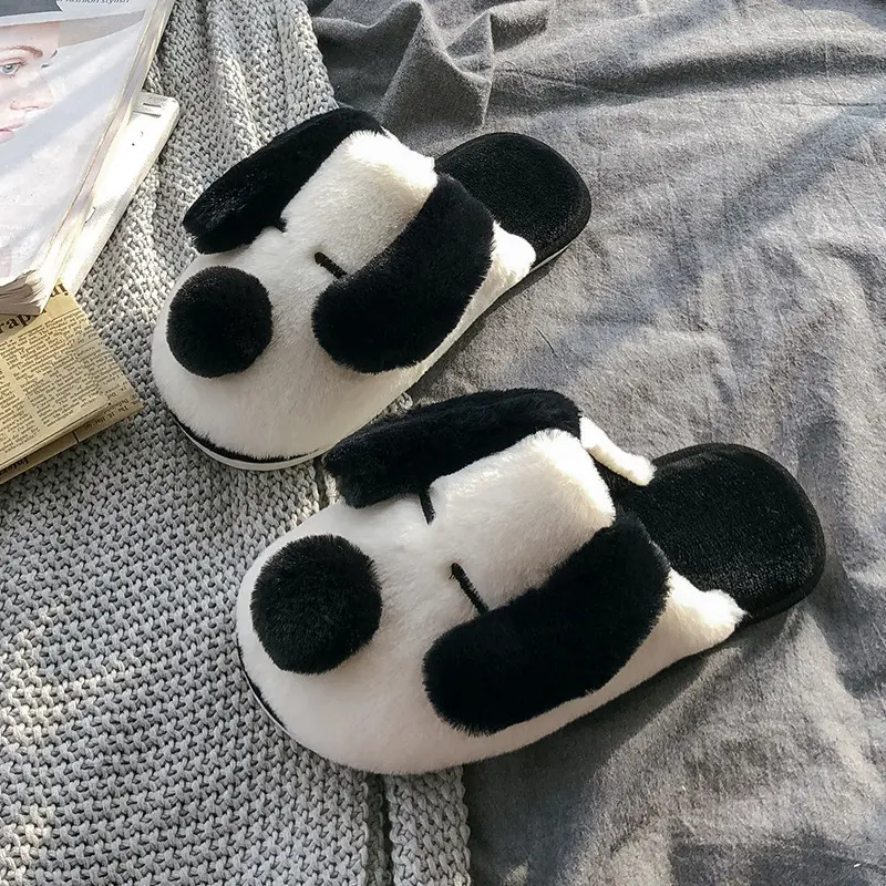 Chaussons d'intérieur motif chien en fausse fourrure