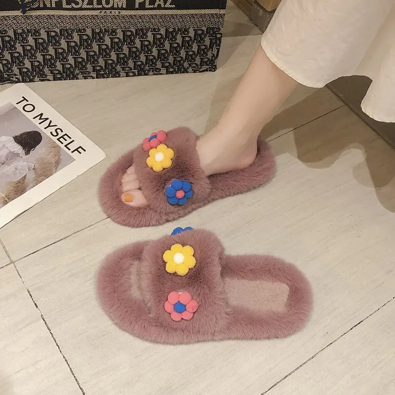 Chaussons femme en peluche à semelle plate