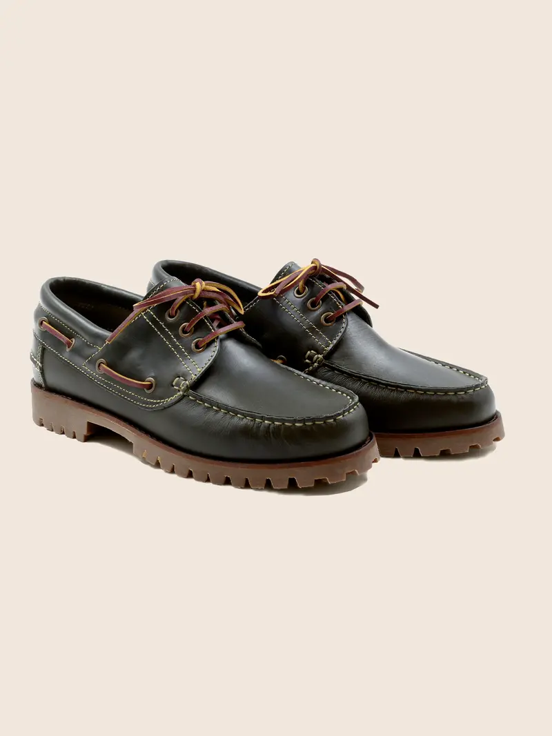 Chaussures bateau crampons cuir vert