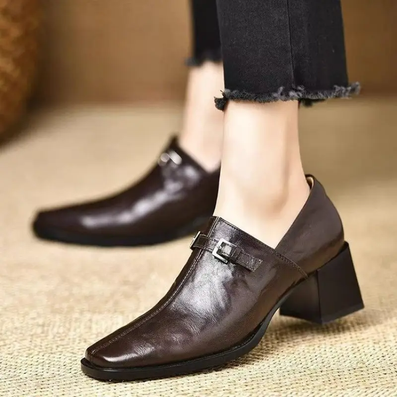Chaussures Femme en Cuir à Boucle Ceinture & Bout Carré – Style Chic & Moderne