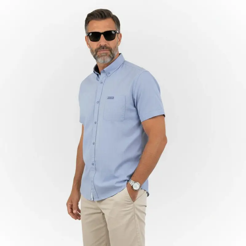 Chemise bleu ciel à micro rayures