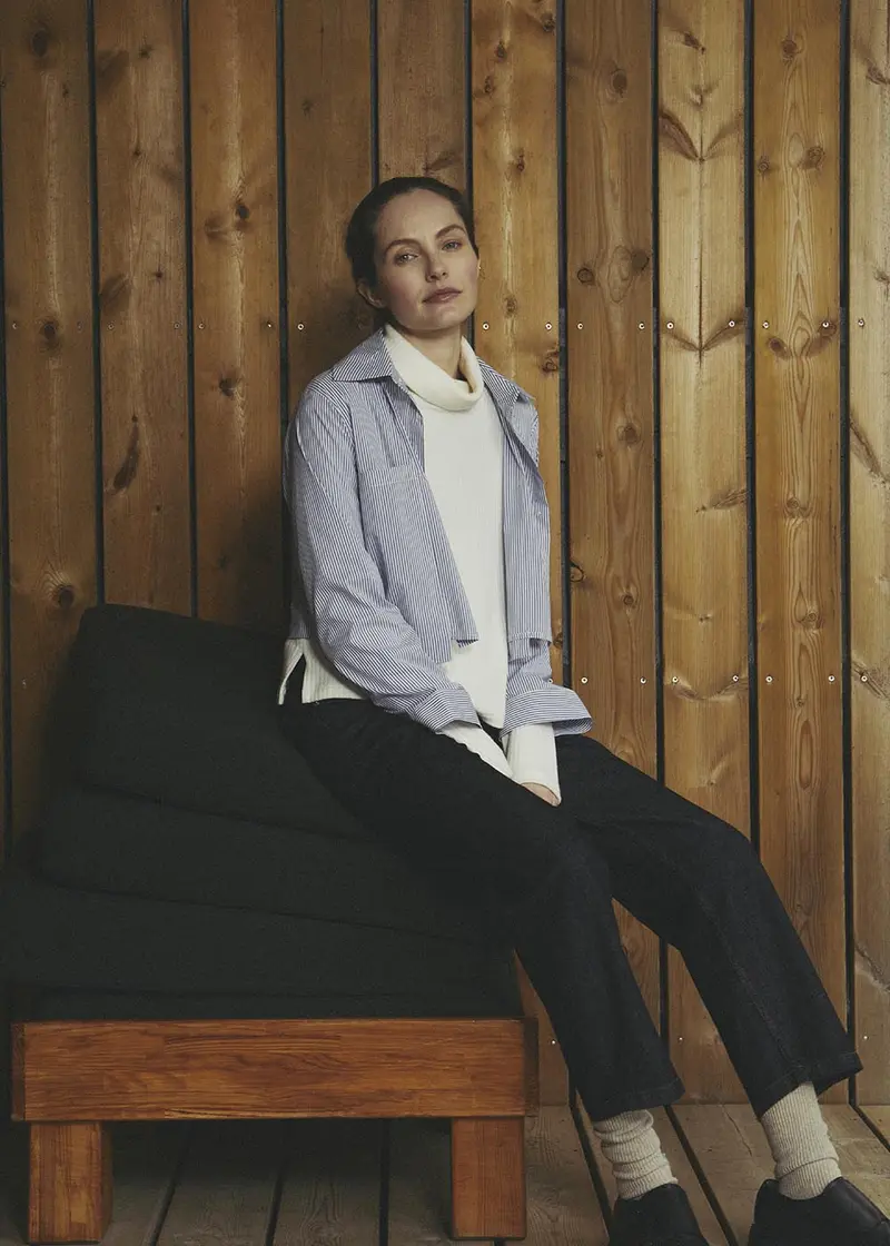 Chemise courte bleu marine en popeline rayée