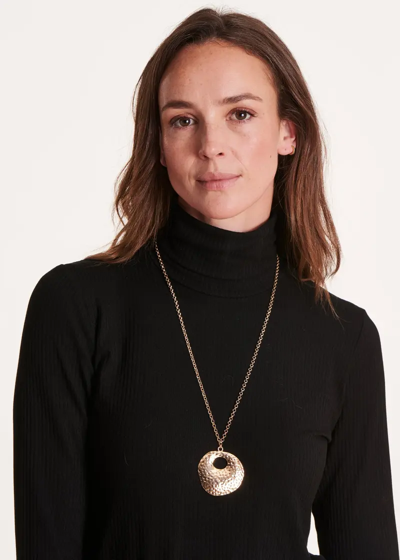 Collier sautoir pendentif martelé doré