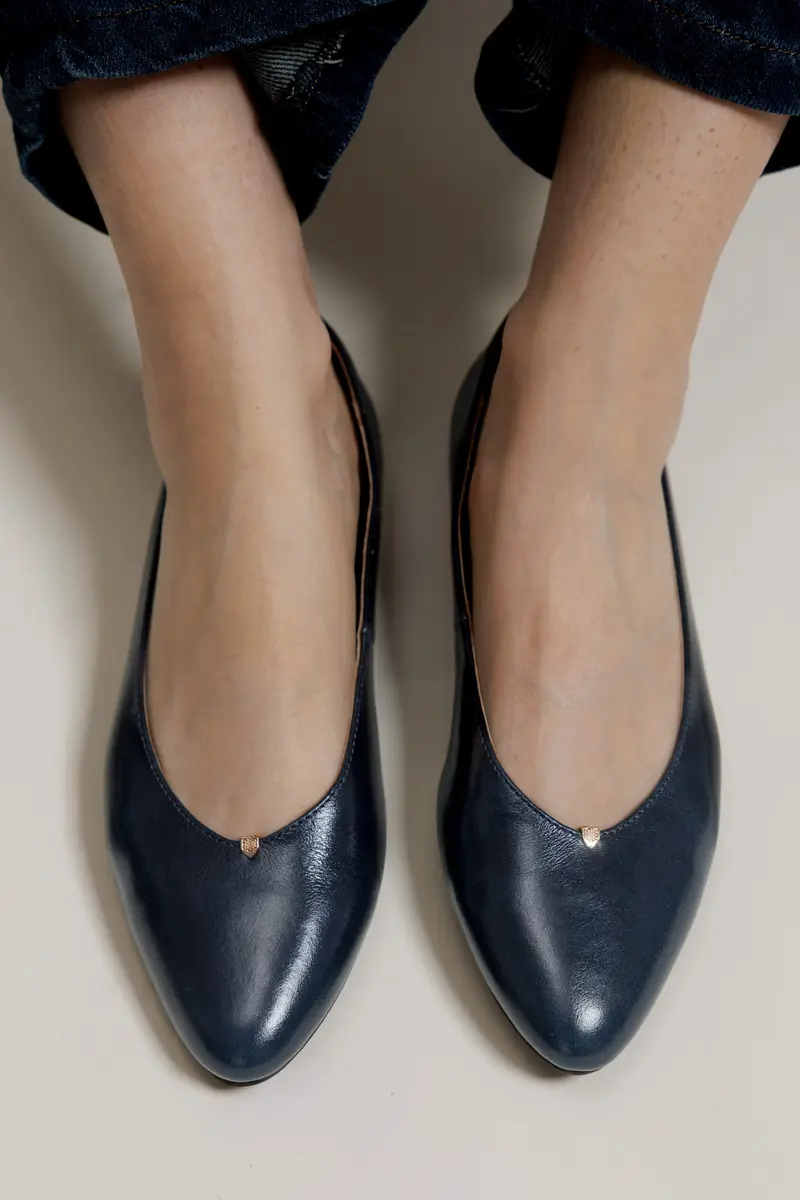 COOPER - Ballerines Élégantes en Cuir Décolleté V Marine