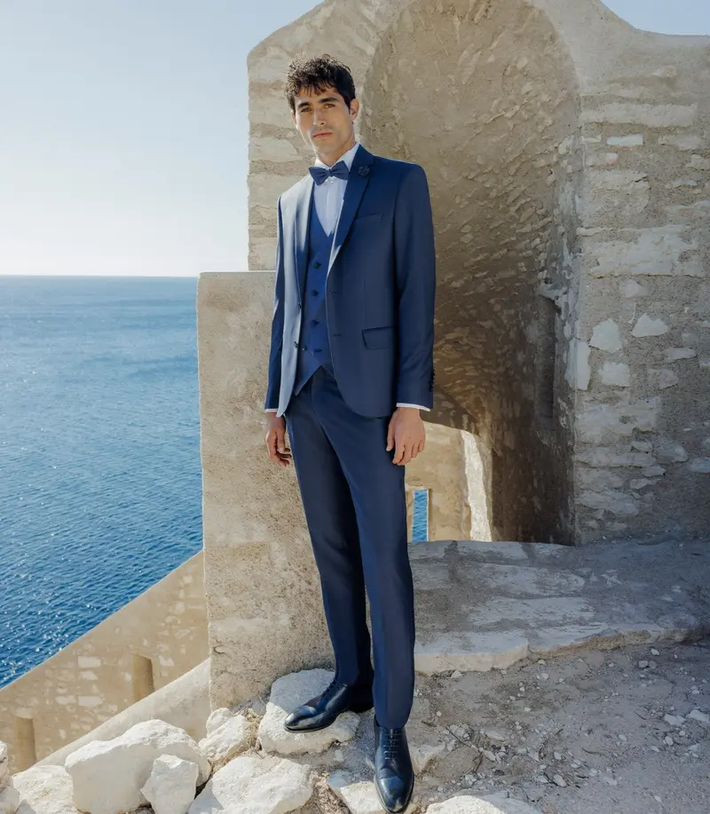 Costume 3 pièces de cérémonie bleu marine