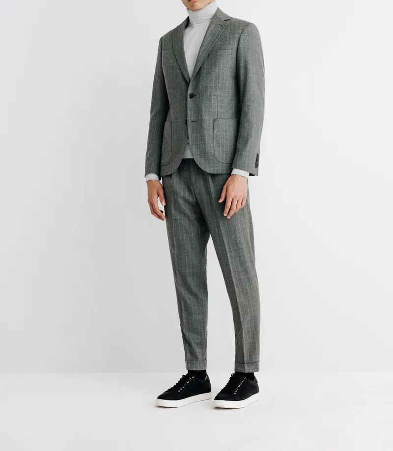 Costume à rayures tennis gris
