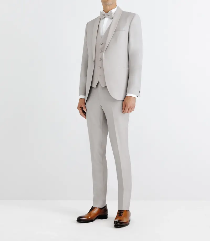 Costume col châle gris