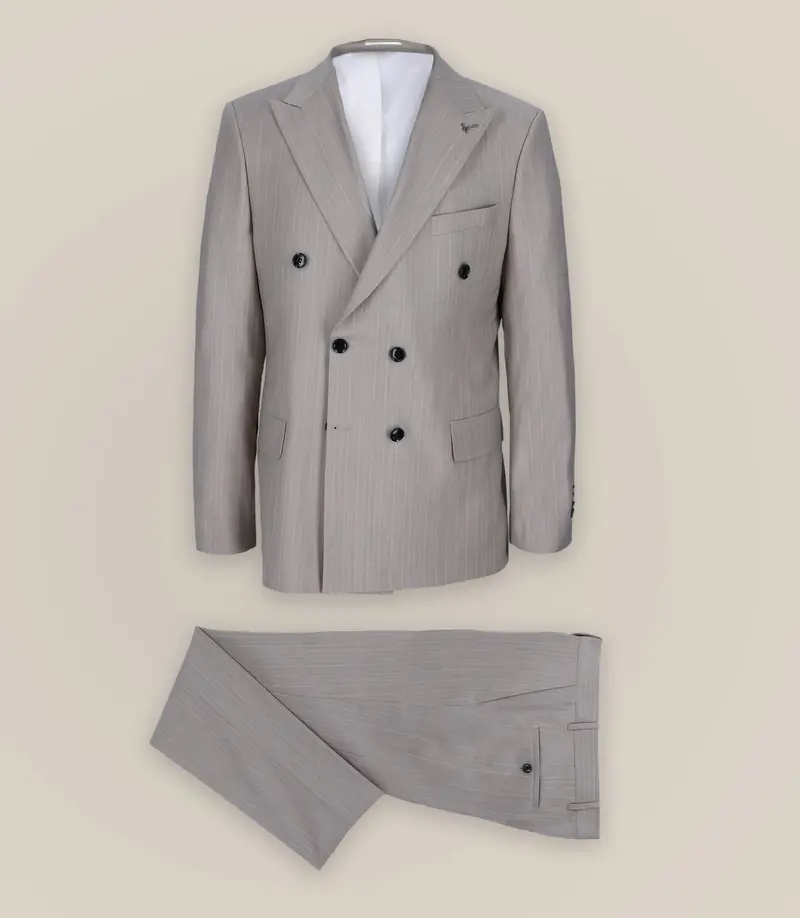 Costume croisé à rayures beige