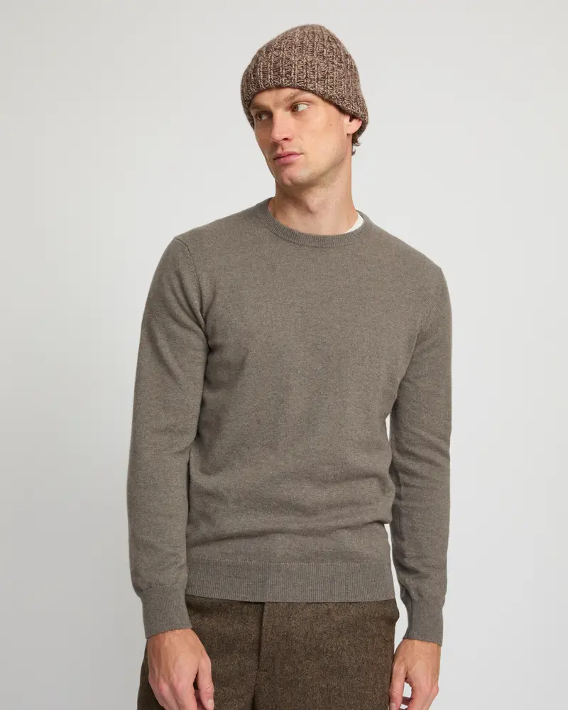 Crew neck knit jumper in 100% cashmere