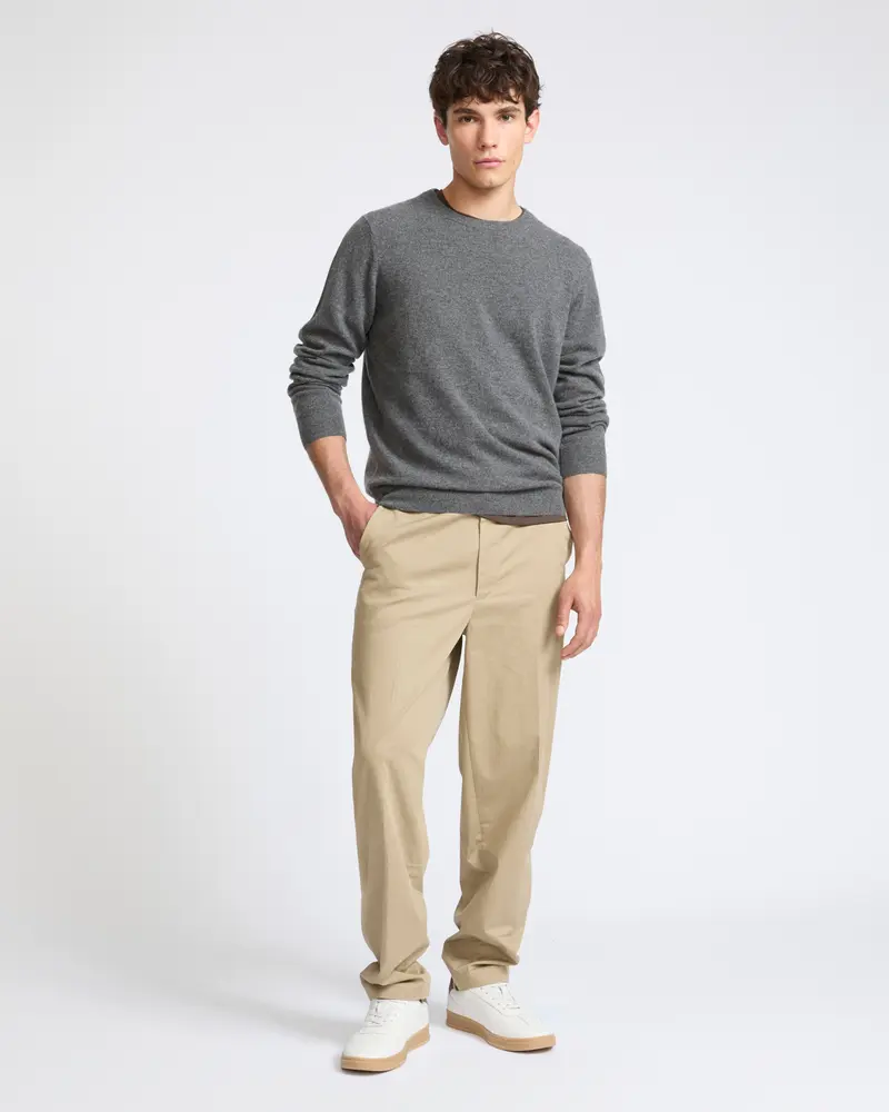 Crew neck knit jumper in 100% cashmere