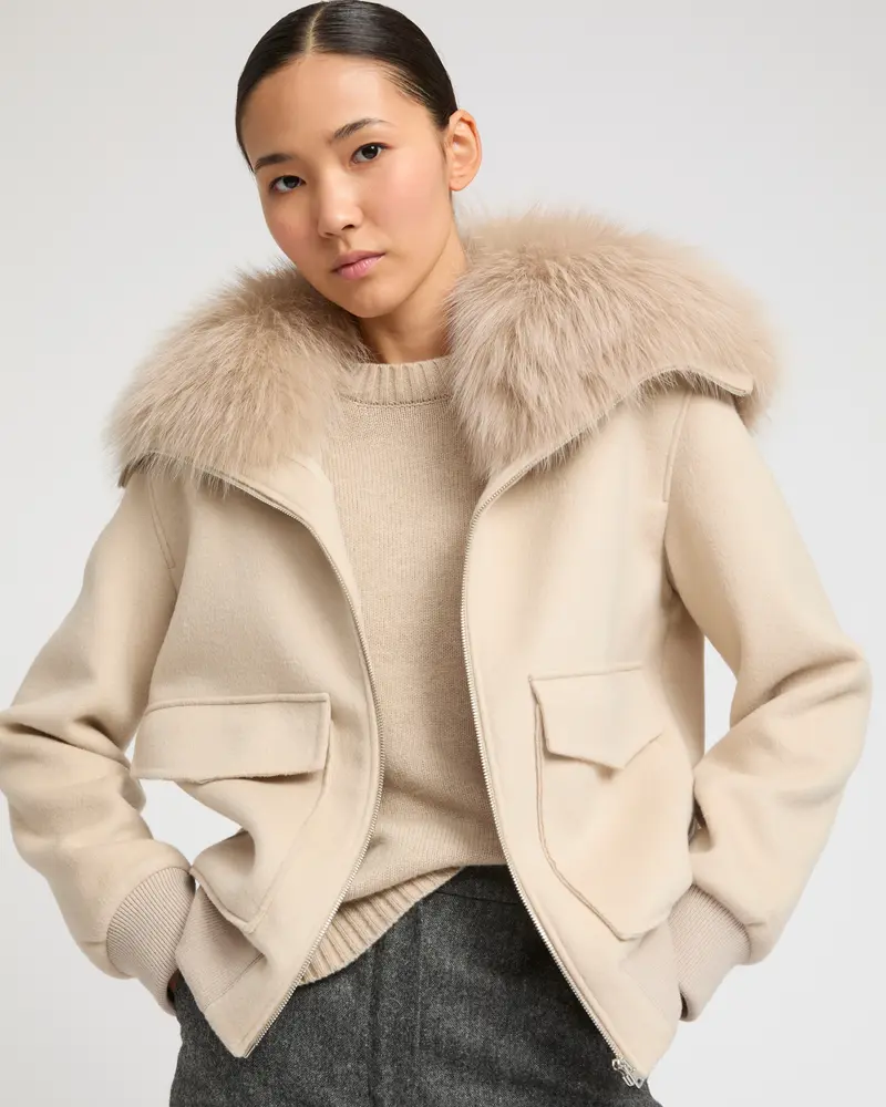 Cropped jacket in cashmere wool with fox fur collar
