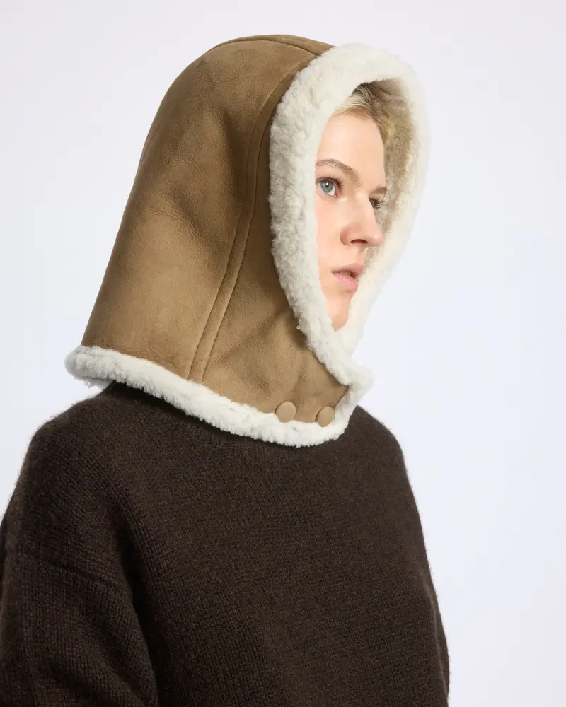Curly Merino lambskin hood