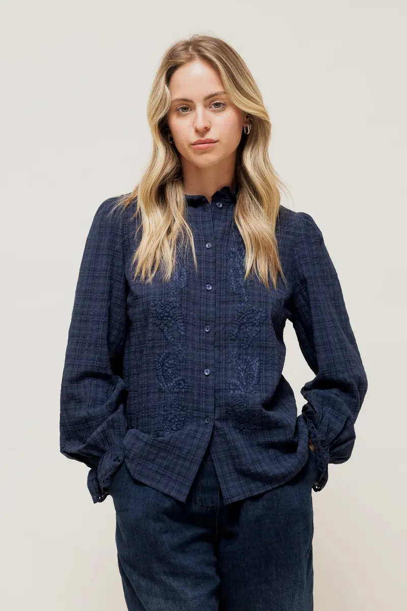 DORYNE - Chemise à Carreaux Ton sur Ton et Grand Col Brodé Marine