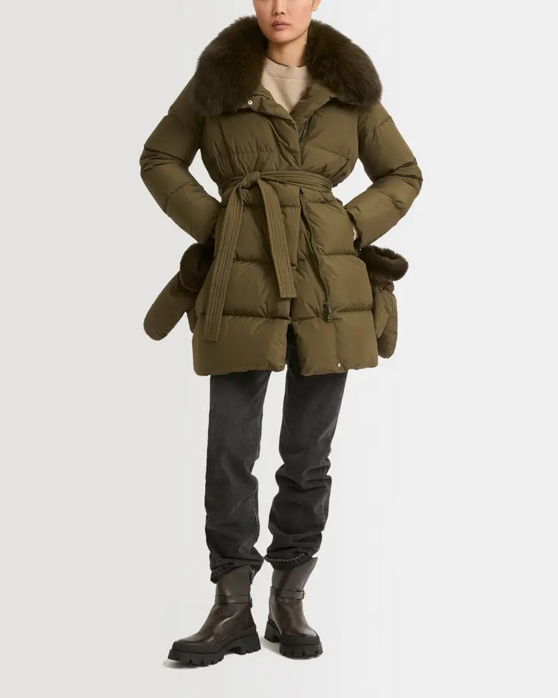 Doudoune ceinturée en tissu technique imperméable avec fourrure de renard et lapin