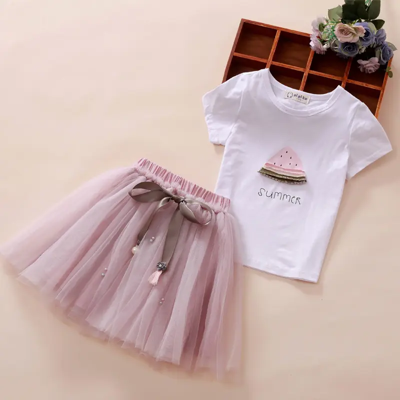 Ensemble fille t-shirt à manches courtes et jupe