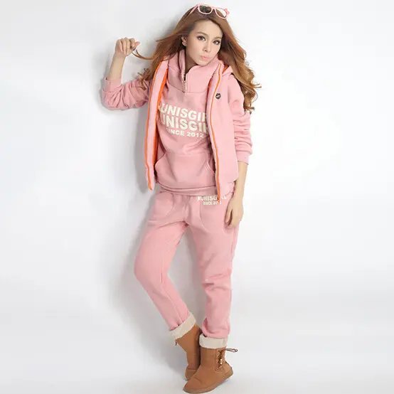 Ensemble sport femme imprimé avec sweat et pantalon droit