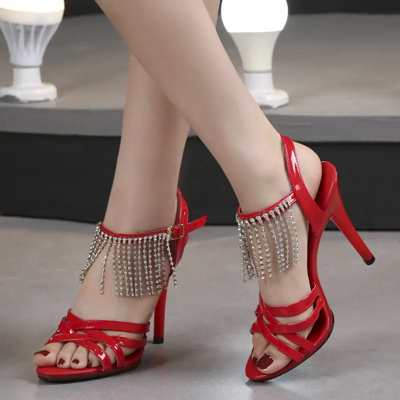 Escarpins Femme à Très Haut Talon & Franges – Style Sexy