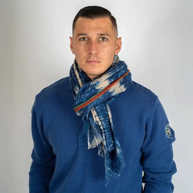 Foulard écharpe en laine bleu effet tye and dye