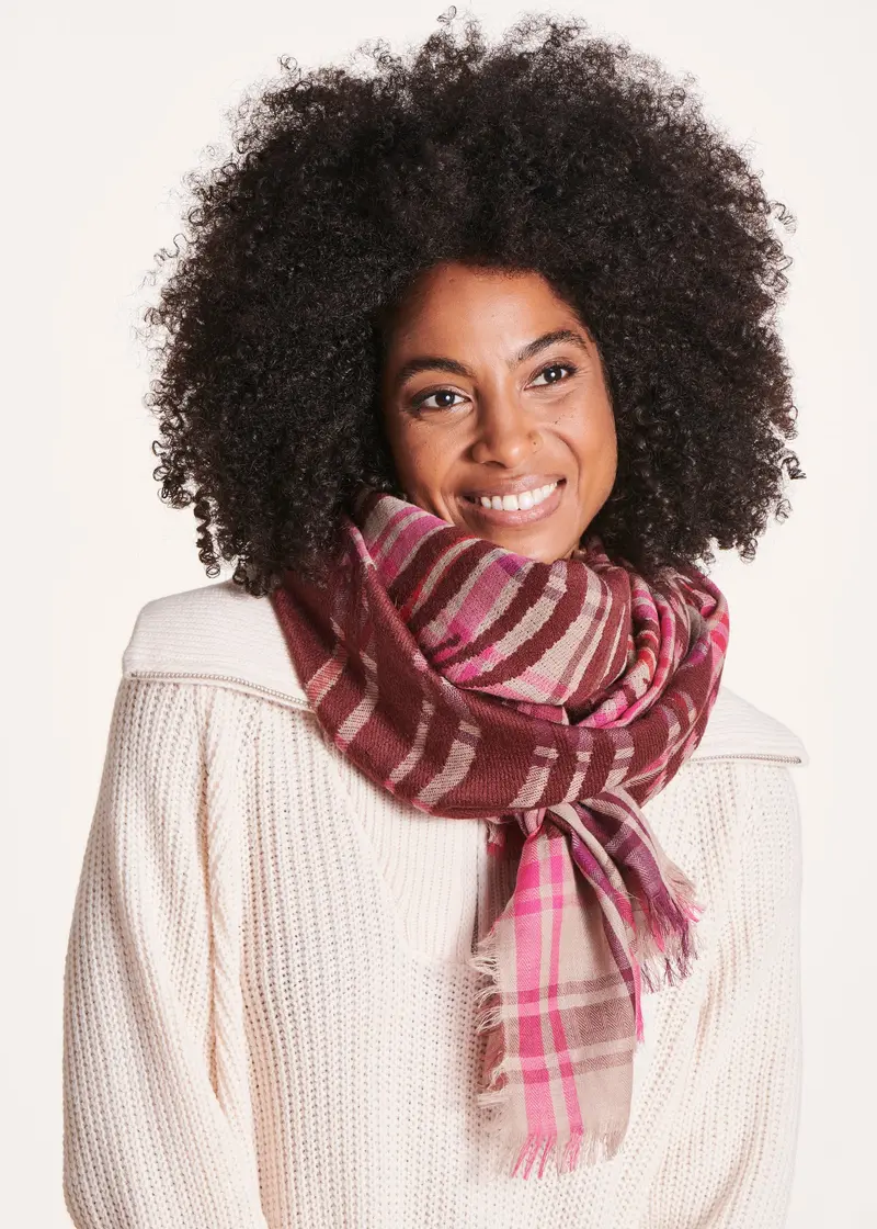 Foulard rose à carreaux en laine