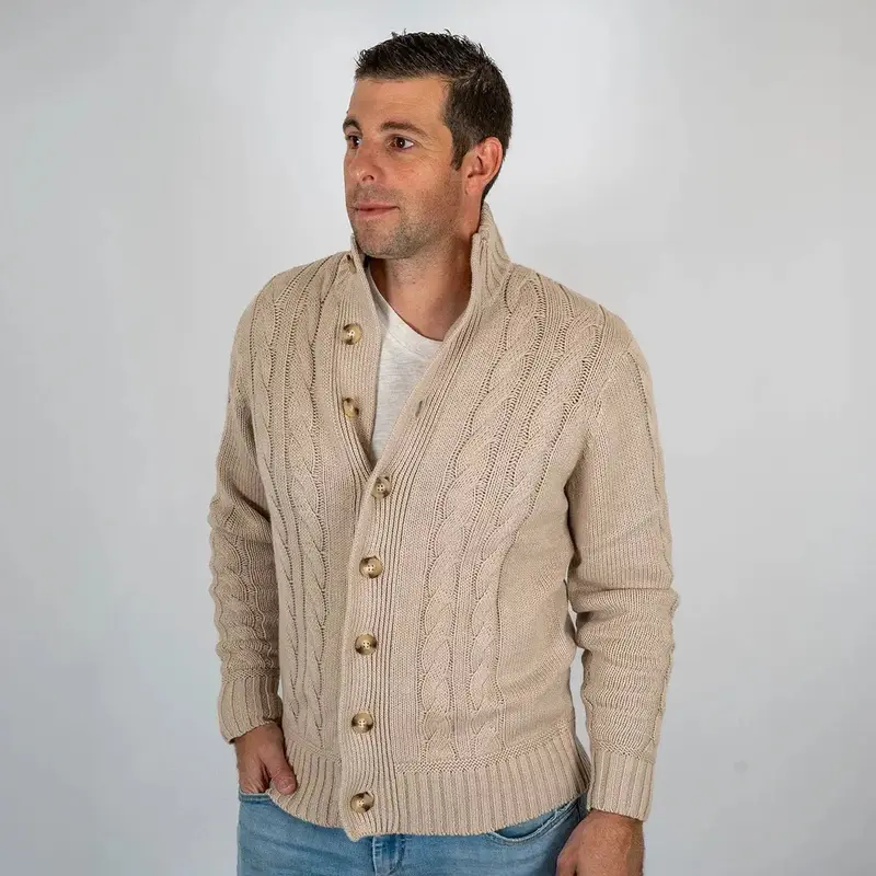Gilet boutonné et torsadé beige