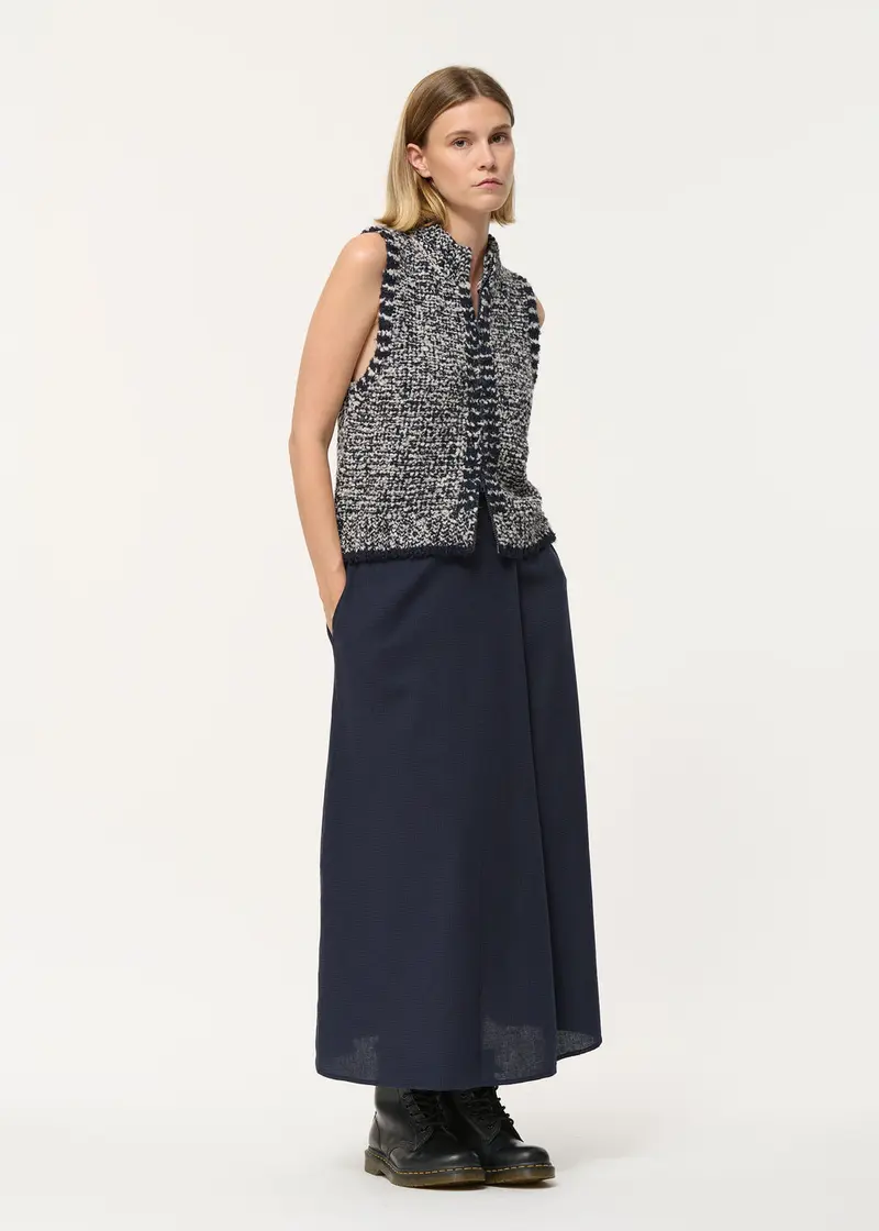 Gilet court bleu marine sans manches maille bicolore