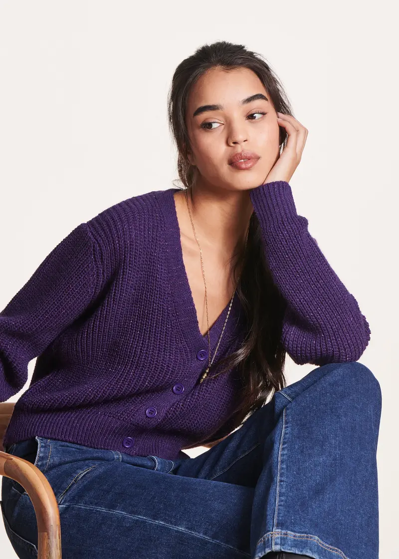 Gilet court violet en maille irisée col V