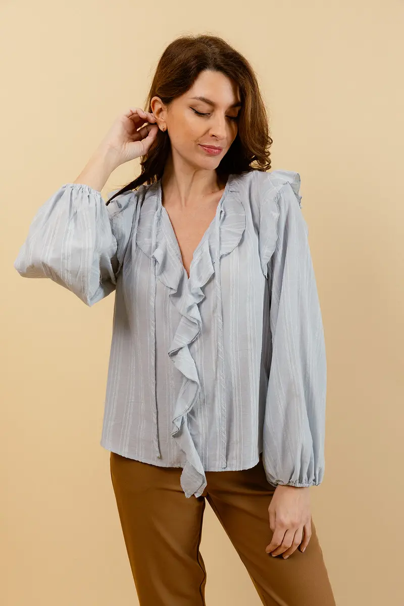 HÉLÈNE - Blouse Unie Bleue à Volants