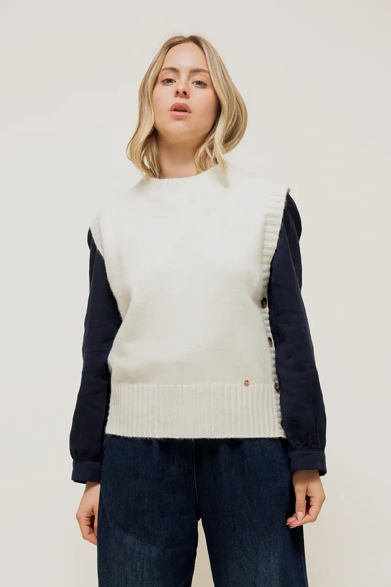 HELYNE - Pull Sans Manches à Boutons Latéraux Écru