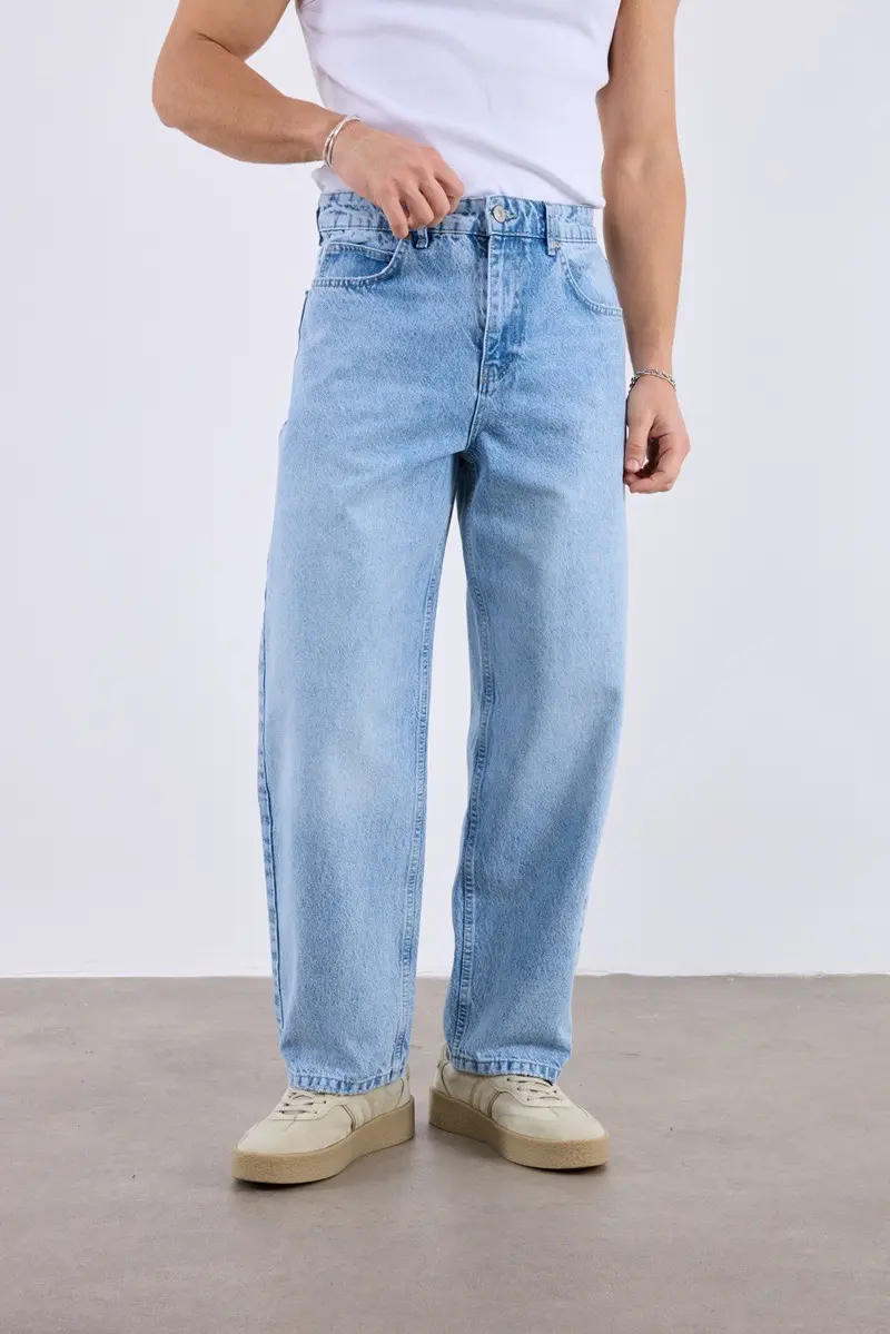 Jean Homme Coupe Loose – Denim Bleu Clair