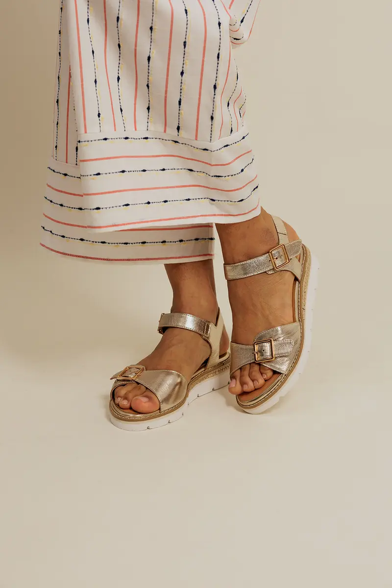 KIKA - Sandales Semelles Blanches en Cuir Doré/Platine