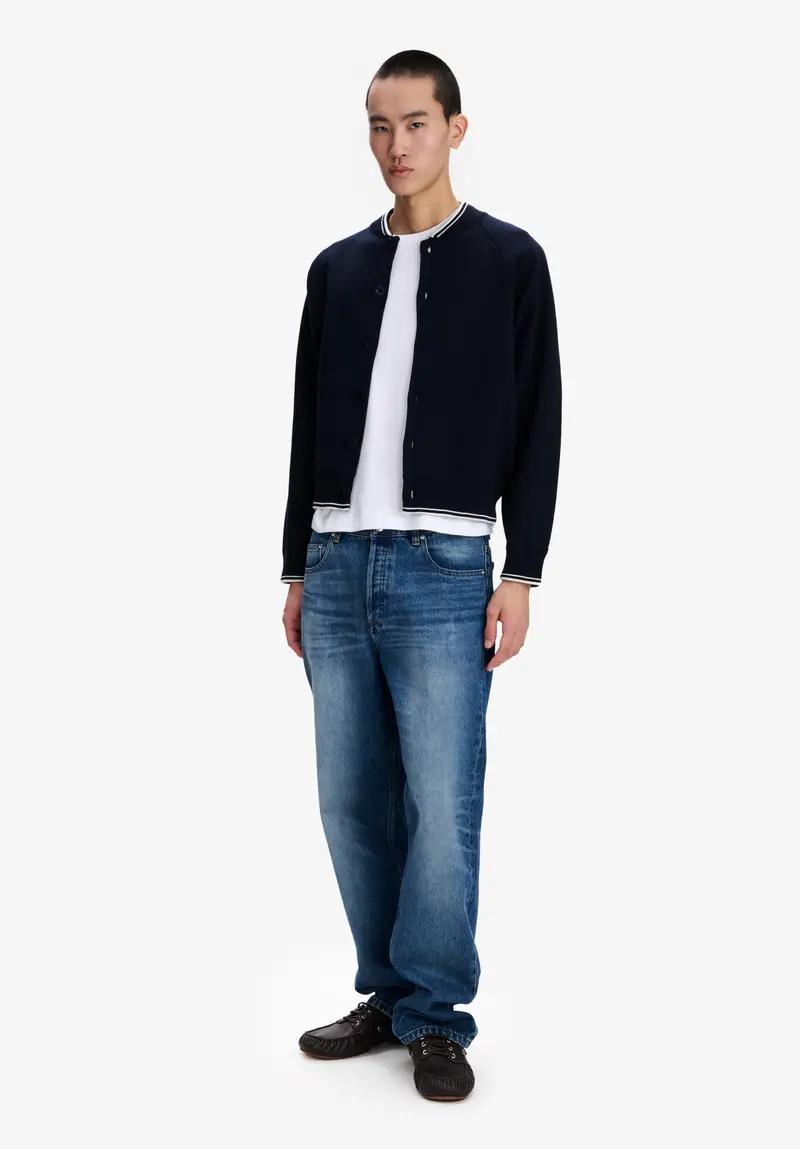 Kurze marineblaue Jacke mit weißer Paspelierung