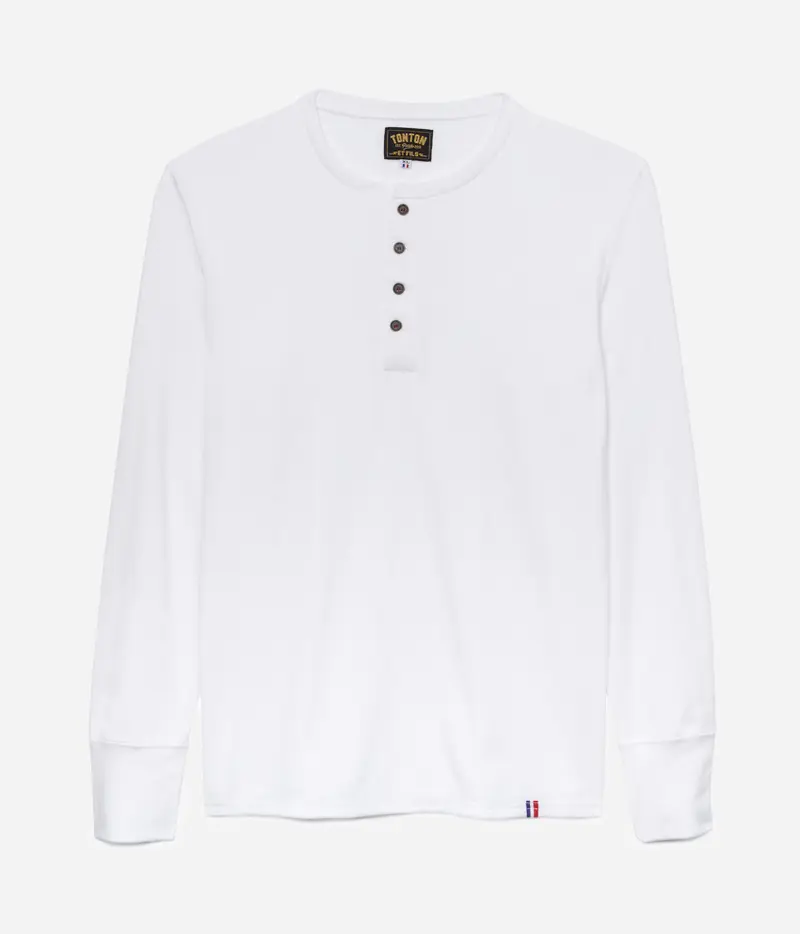 Le tee-shirt «Henley» blanc
