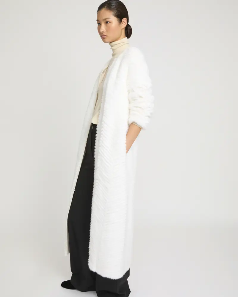 Long coat in Merino knit and mink fur