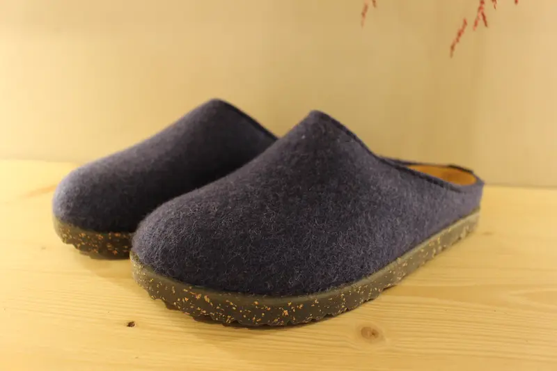 MANHATTAN CLOG