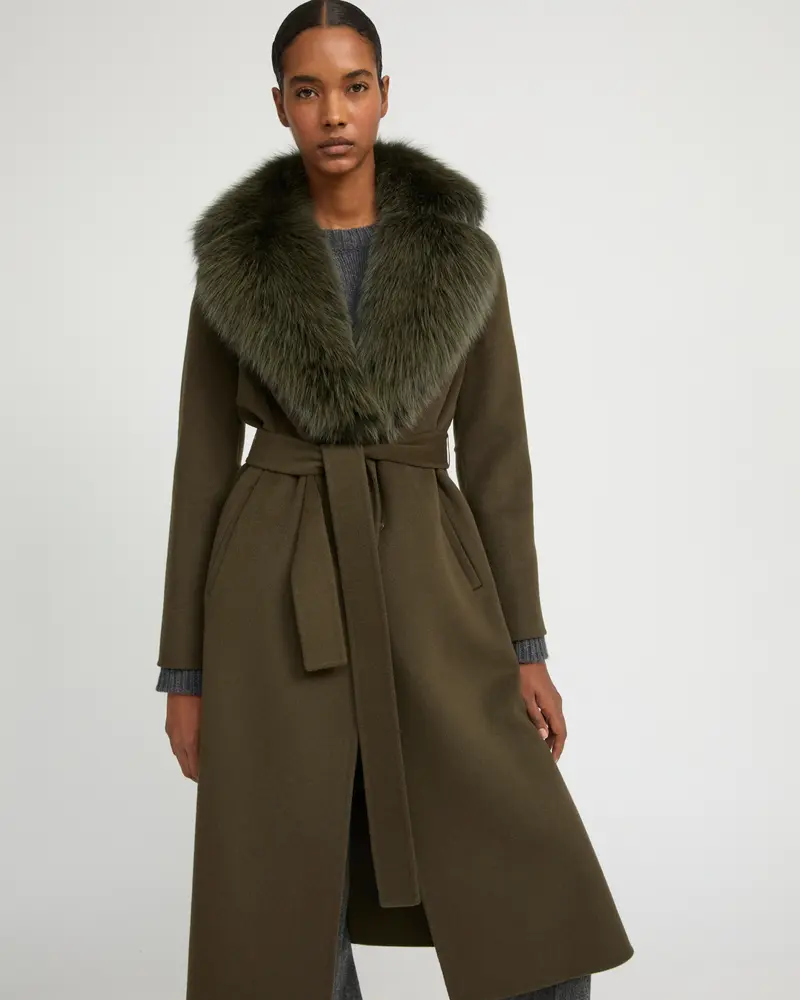Manteau ceinturé en lainage cachemire avec col en fourrure de renard