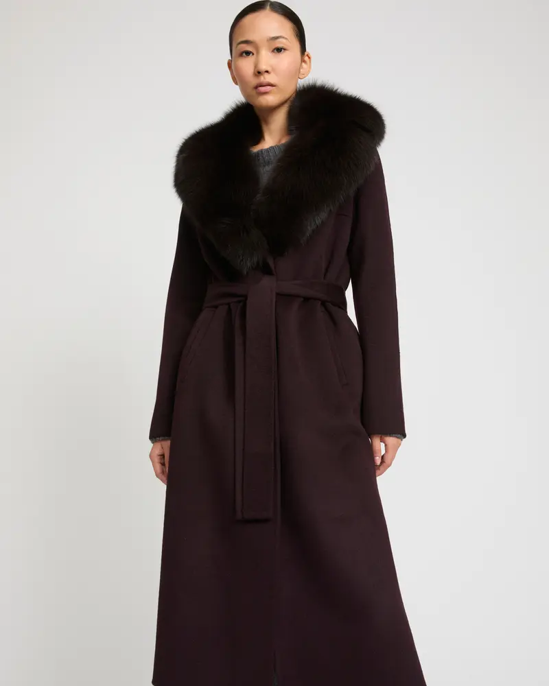 Manteau ceinturé en lainage cachemire avec col en fourrure de renard