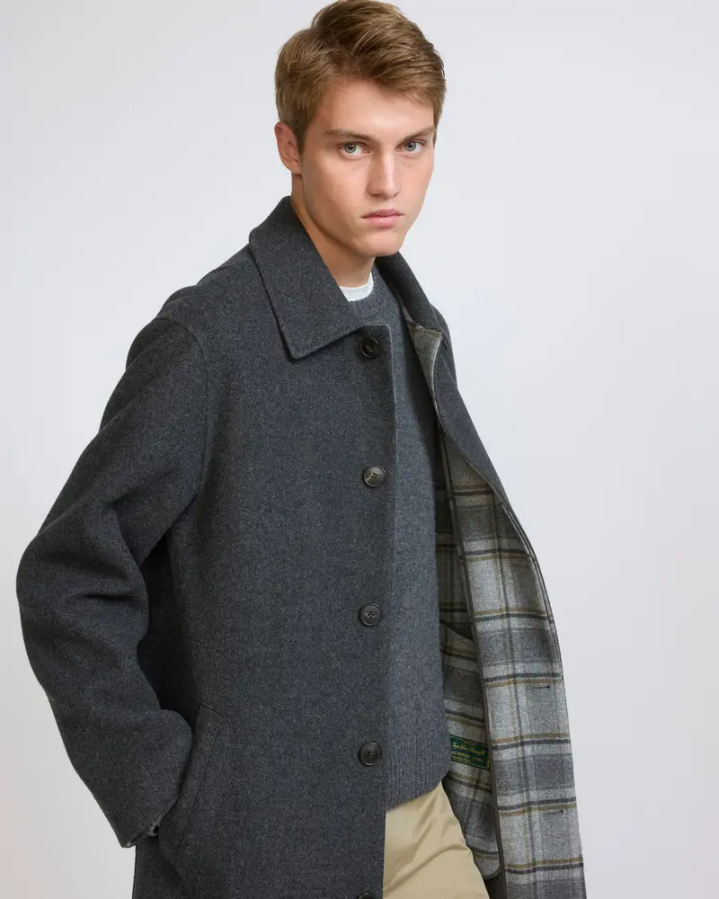 Manteau en lainage double face avec intérieur à carreaux