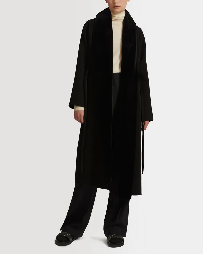 Manteau long en lainage cachemire avec col et parementure en fourrure de vison