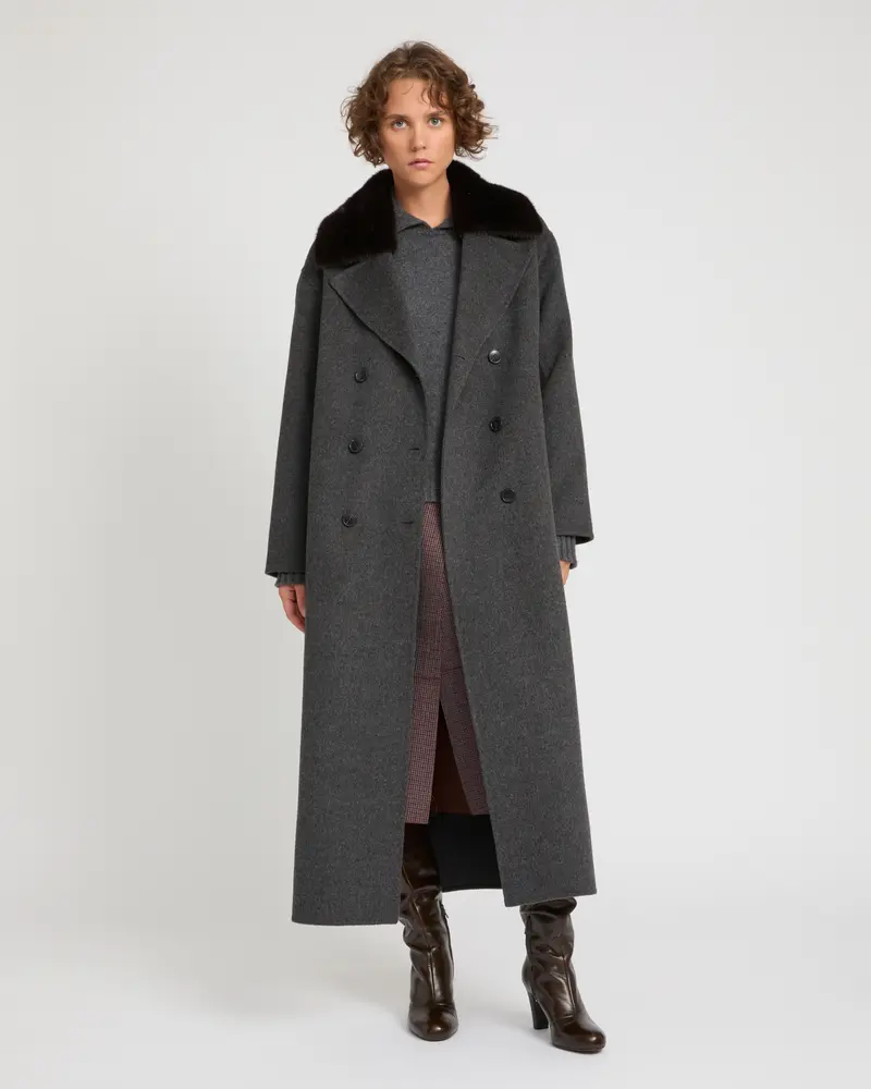 Manteau long en lainage cachemire et fourrure de vison