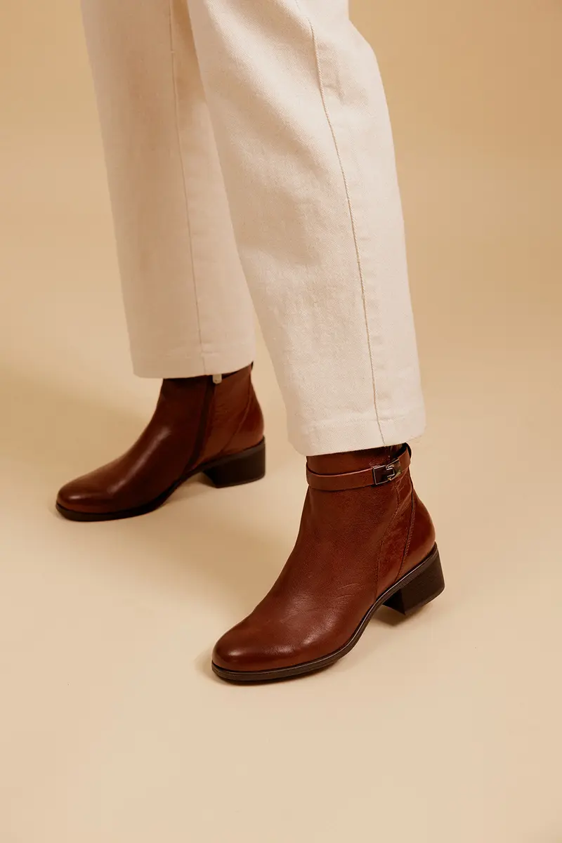 MARINE - Bottines Élégantes avec Bride en Cuir Marron