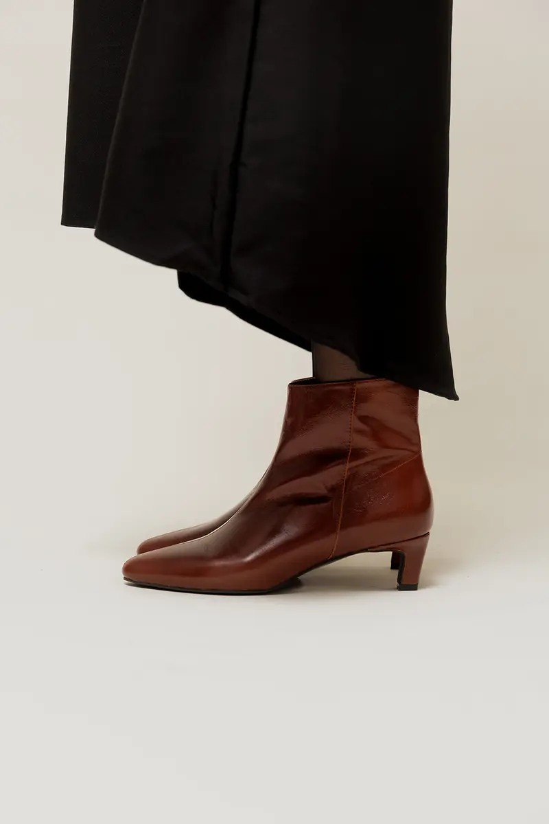 MILLIE - Bottines Pointues à Petit Talon en Cuir Cognac